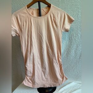 GAIAM Peach Yoga Tee Women’s Size Medium Ruched Sides Textured